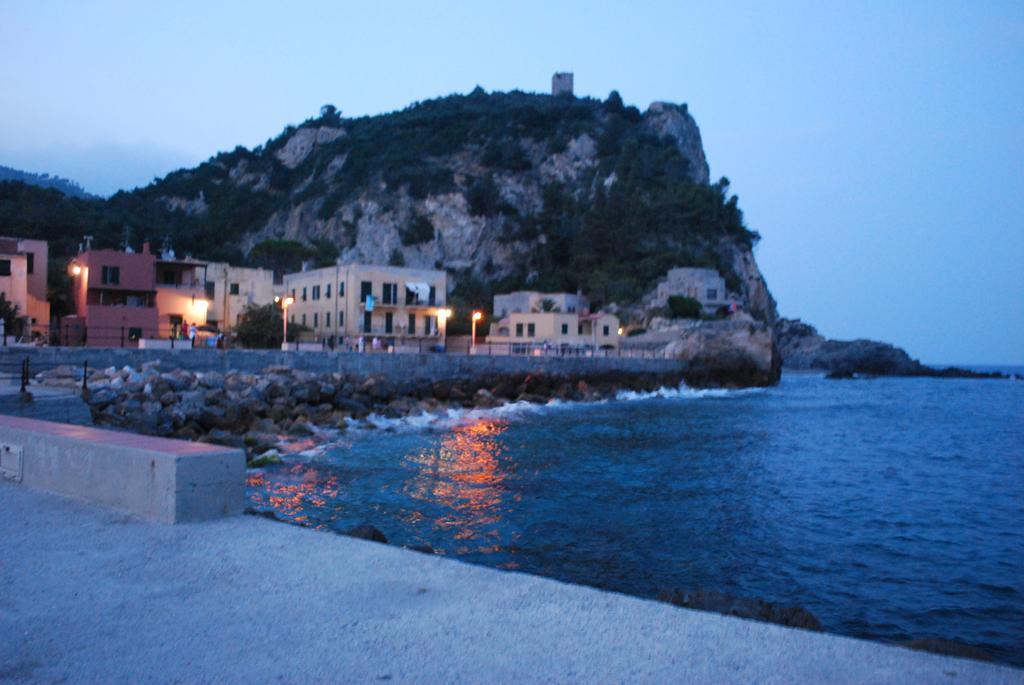 Residence Il Gabbiano Varigotti Bagian luar foto